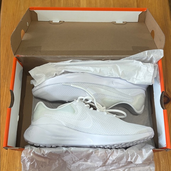✔️Size 10 - NWT: NIKE - Women's Revolution 7 Running Shoes - Picture 11 of 13